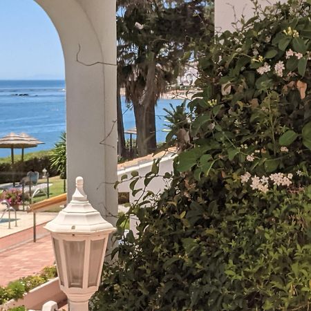 Tranquil Oceanfront Escape, One-Bedroom Haven Mijas Exterior foto