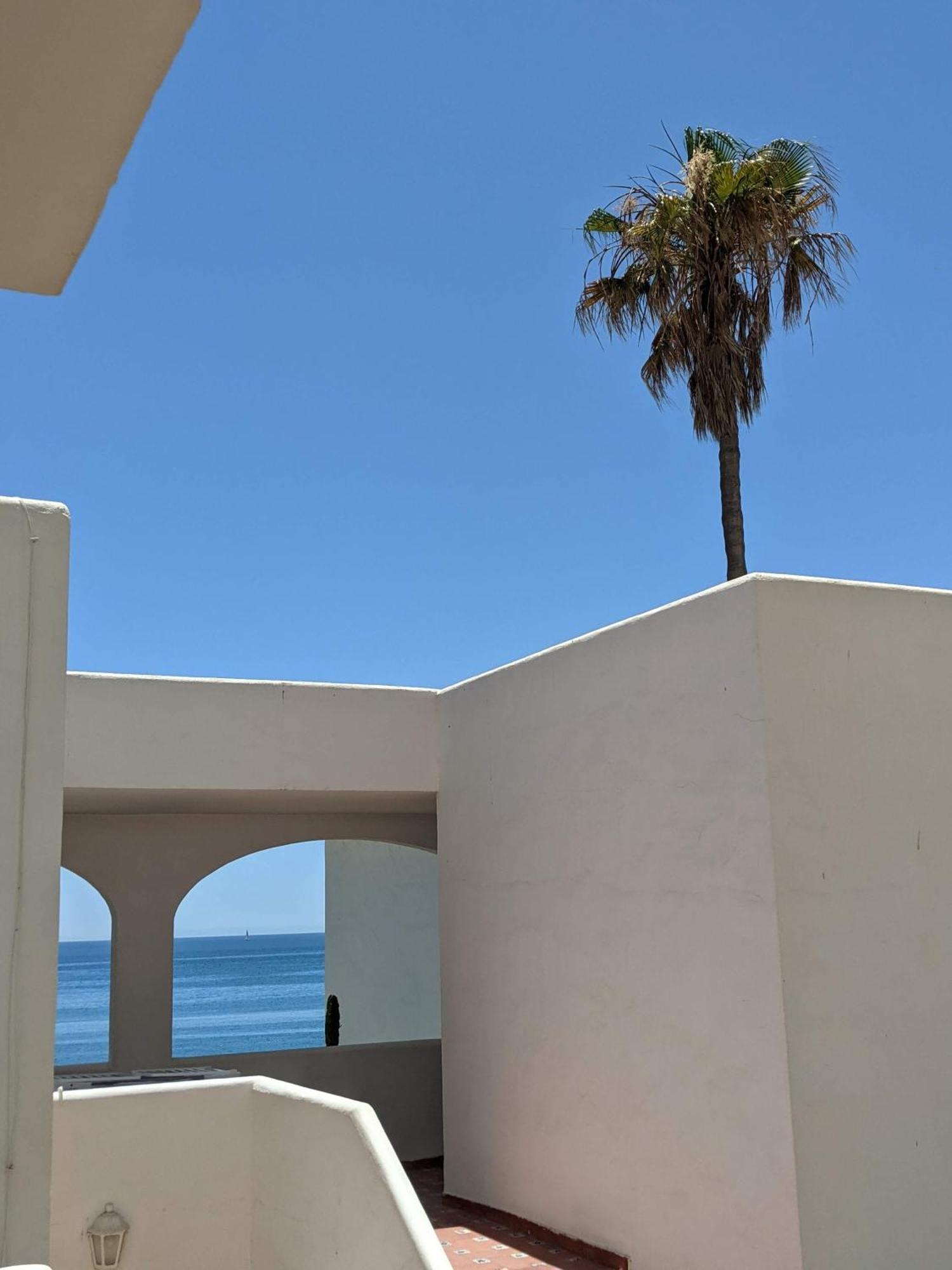 Tranquil Oceanfront Escape, One-Bedroom Haven Mijas Exterior foto