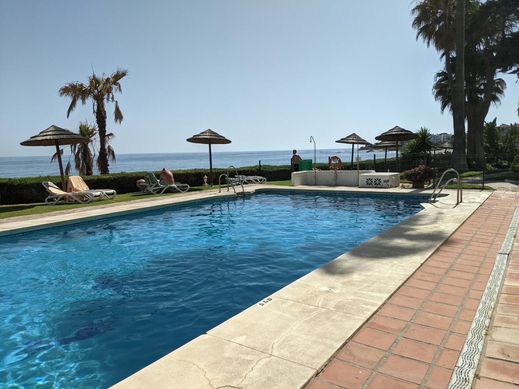 Tranquil Oceanfront Escape, One-Bedroom Haven Mijas Exterior foto