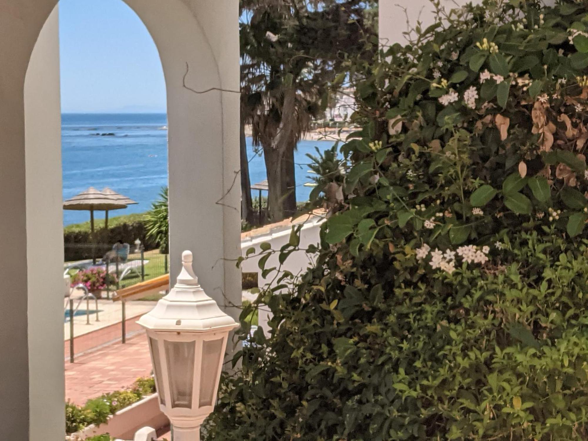 Tranquil Oceanfront Escape, One-Bedroom Haven Mijas Exterior foto