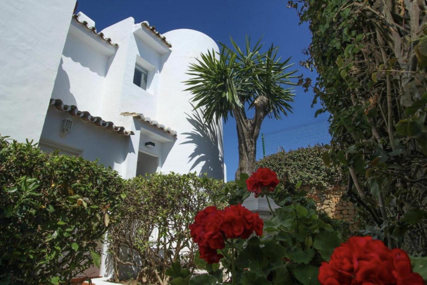 Tranquil Oceanfront Escape, One-Bedroom Haven Mijas Exterior foto