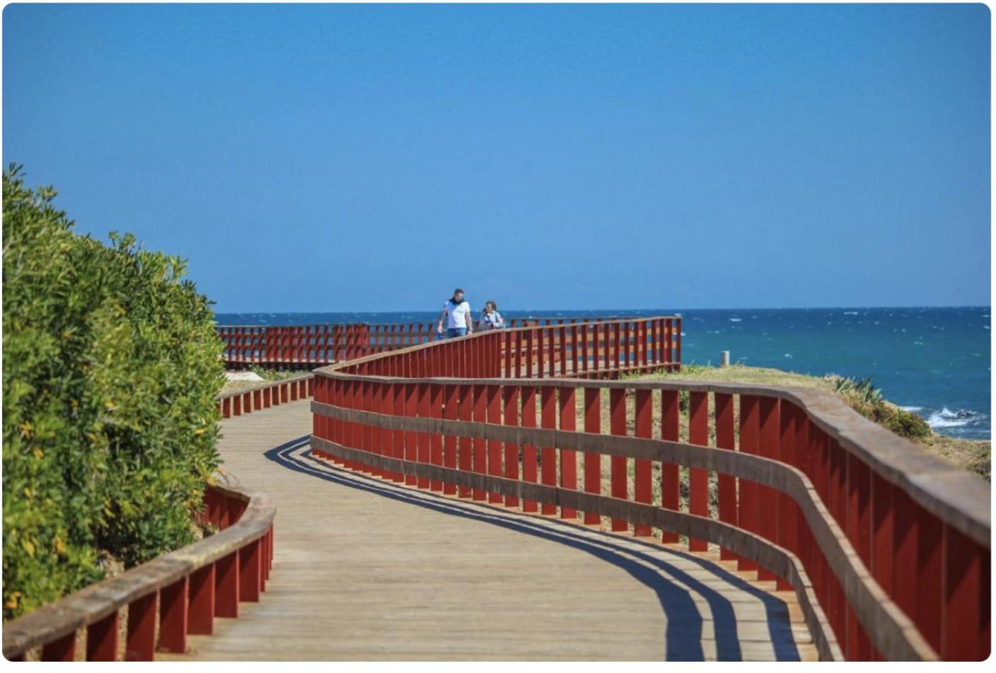 Tranquil Oceanfront Escape, One-Bedroom Haven Mijas Exterior foto